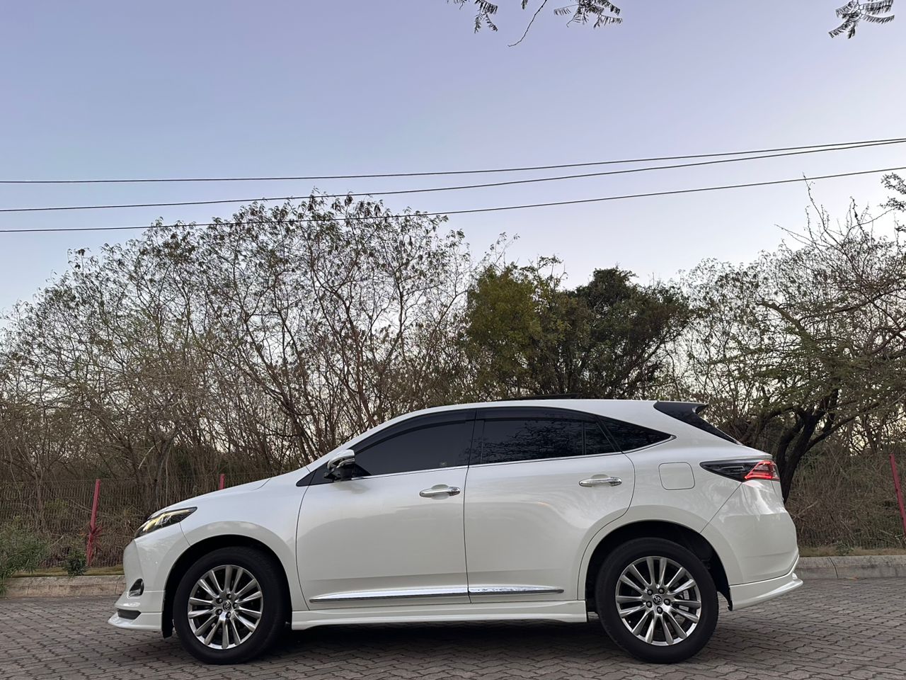 Toyota Harrier Anaconda thumbnail 10